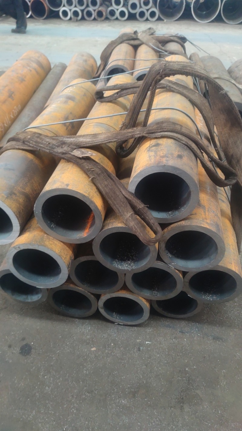 龙口龙口龙口15CrMoG无缝钢管切割